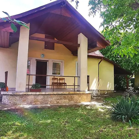 Сasa de vacaciones Ildi Gárdony